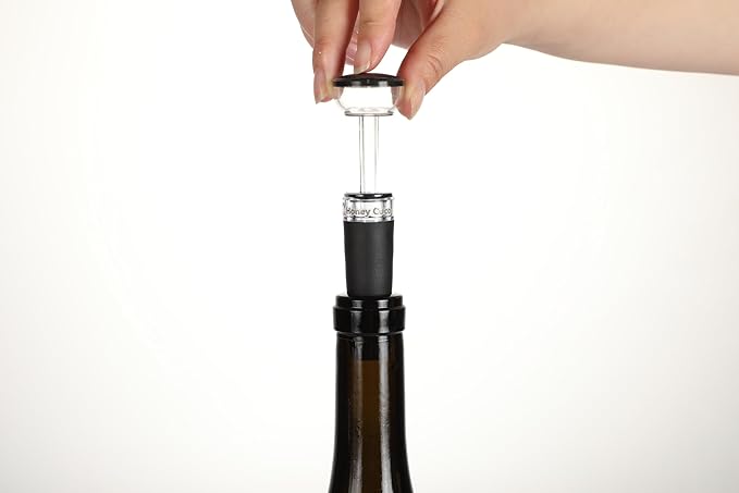 Wine Aerator Pourer + Vacuum Pump Stopper, 2-Piece Wine Saver Set, Drip-Free Pour Spout for Smoother Taste, Preserves Open Bottles, Gift-Ready Wine Accessories