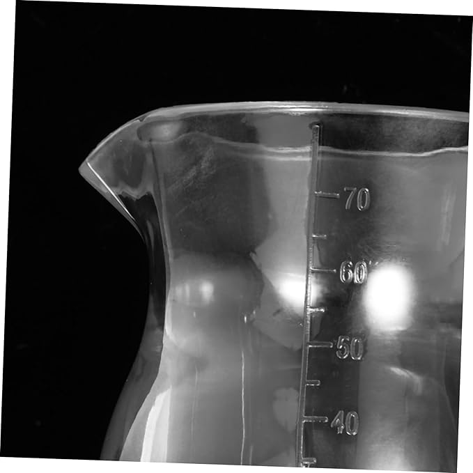 Unomor Handheld Wine Decanter Elegant Transparent Liquor Dispenser with Handle for Red Wine and Spirits Versatile Aerator for Home Restaurant and Bar Use