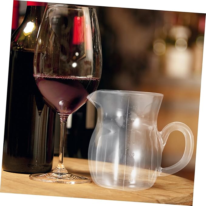 Unomor Handheld Wine Decanter Elegant Transparent Liquor Dispenser with Handle for Red Wine and Spirits Versatile Aerator for Home Restaurant and Bar Use