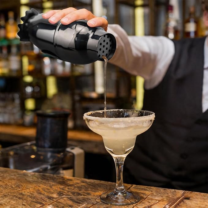 17oz Cocktail Shaker Black Penguin, Bartender Shakers with Built-In Strainer, Unique Design Stainless Steel Martini Shaker Professional Bar Mixology Tool, Drink Mixer Bartending Essentials