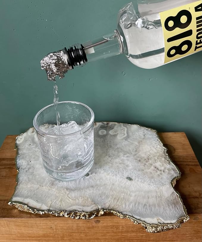 Lion Wine Aerator Pourer Spout – Funny Wine Gift for Men & Women – Novelty Animal Wine Accessory for Parties & Home Bar