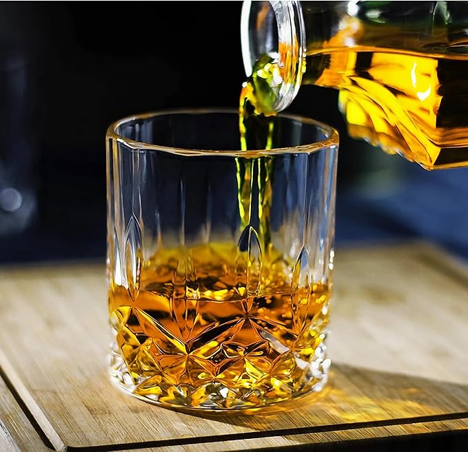 Whiskey Decanter Set,800ML Elegant Liquor Carafe with Ornate Glass Stopper and 2 Matching Whisky Tumblers–Whisky,Scotch, Liquor, Wine, Bourbon, Gin, Rum, Tequila, Vodka and Brandy (Diamond Style)